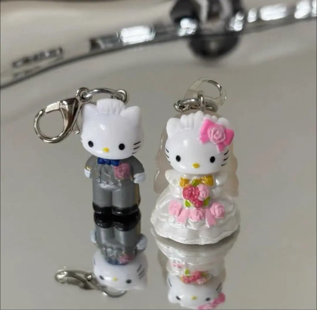 Ürün görseli Hello Kitty ikili mini charm