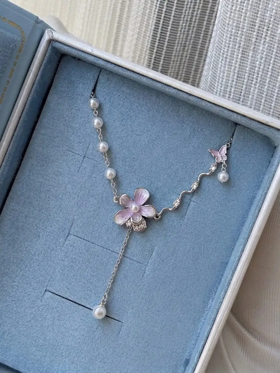 Ürün görseli Pearl Butterfly Kolye