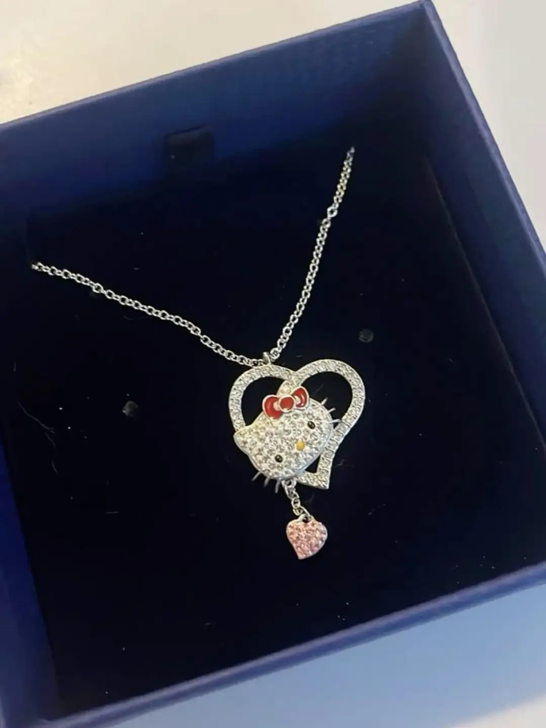 Hello Kitty İconic Heart Kolye
