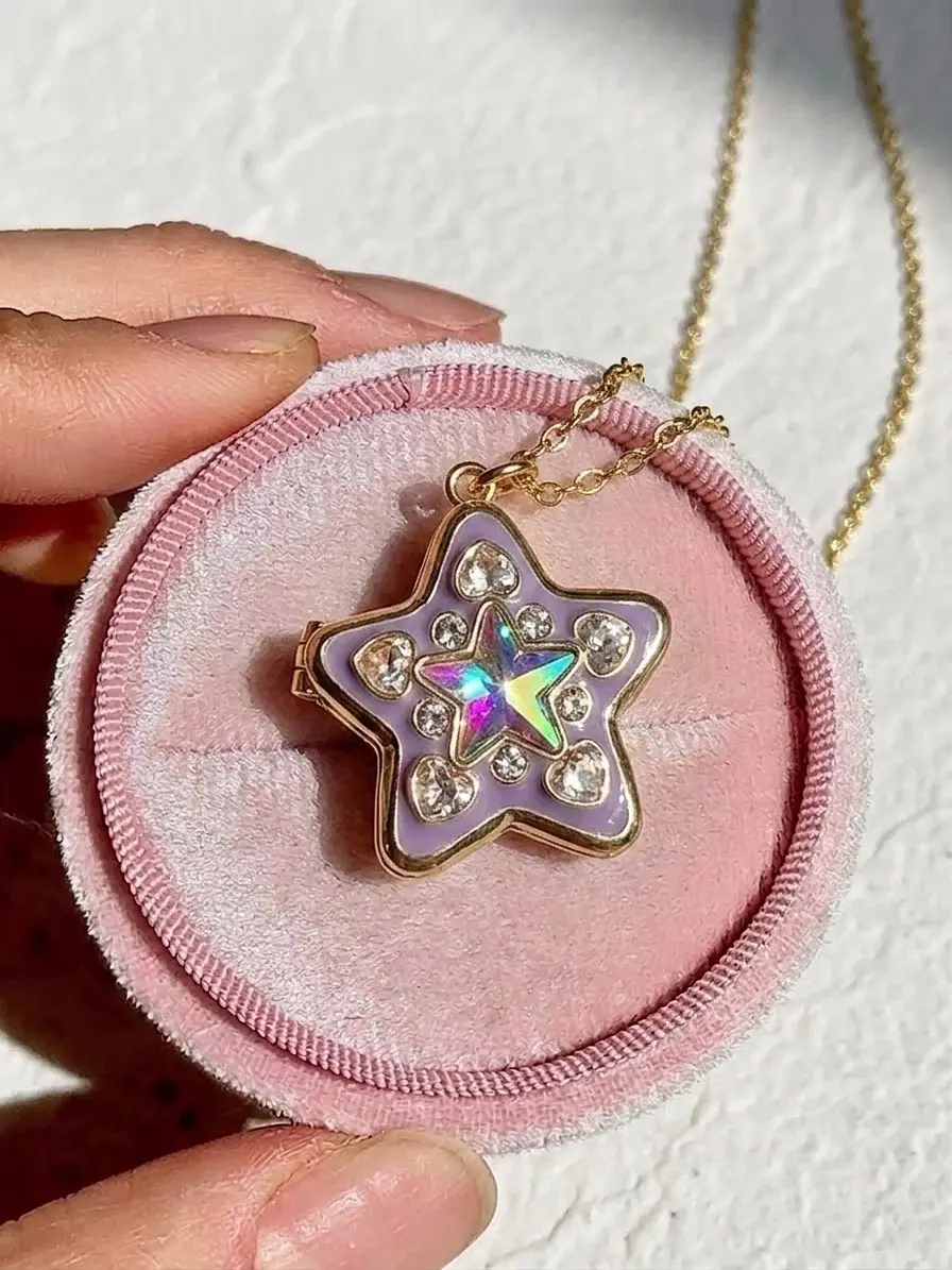 Ürün görseli Violet Star Locked Kolye